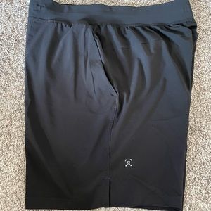 Men’s Lululemon T.H.E short. Linerless. Size medium. 7”